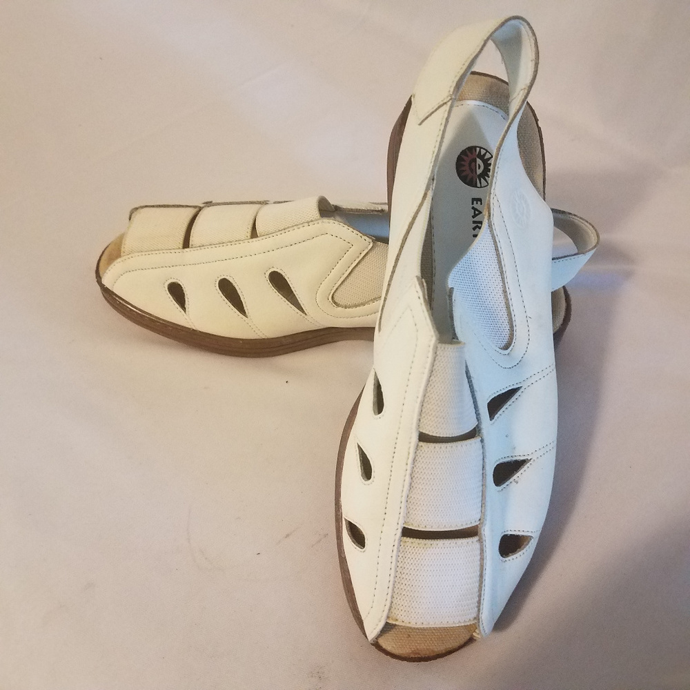 Earth Shoe White Leather Comfort Sandals Size 5.5